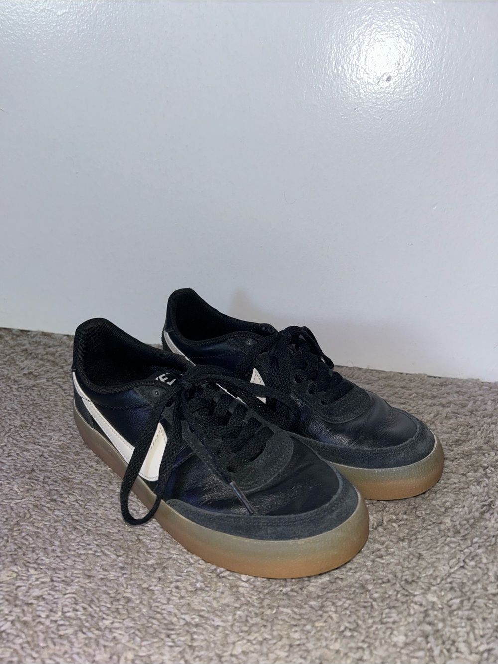 Nike Black and White Low-Top Sneaker with Swoosh Insole